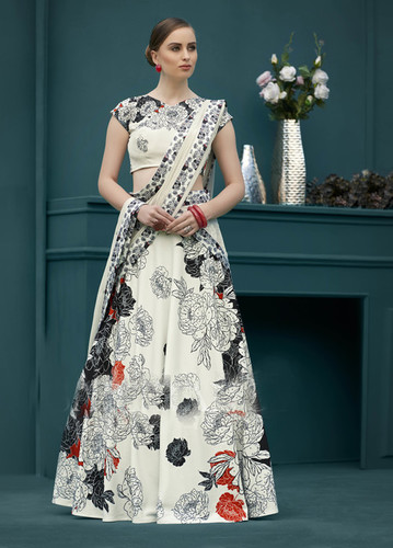 इमेज के अनुसार डिजिटल प्रिंटेड गाउन और लहंगा