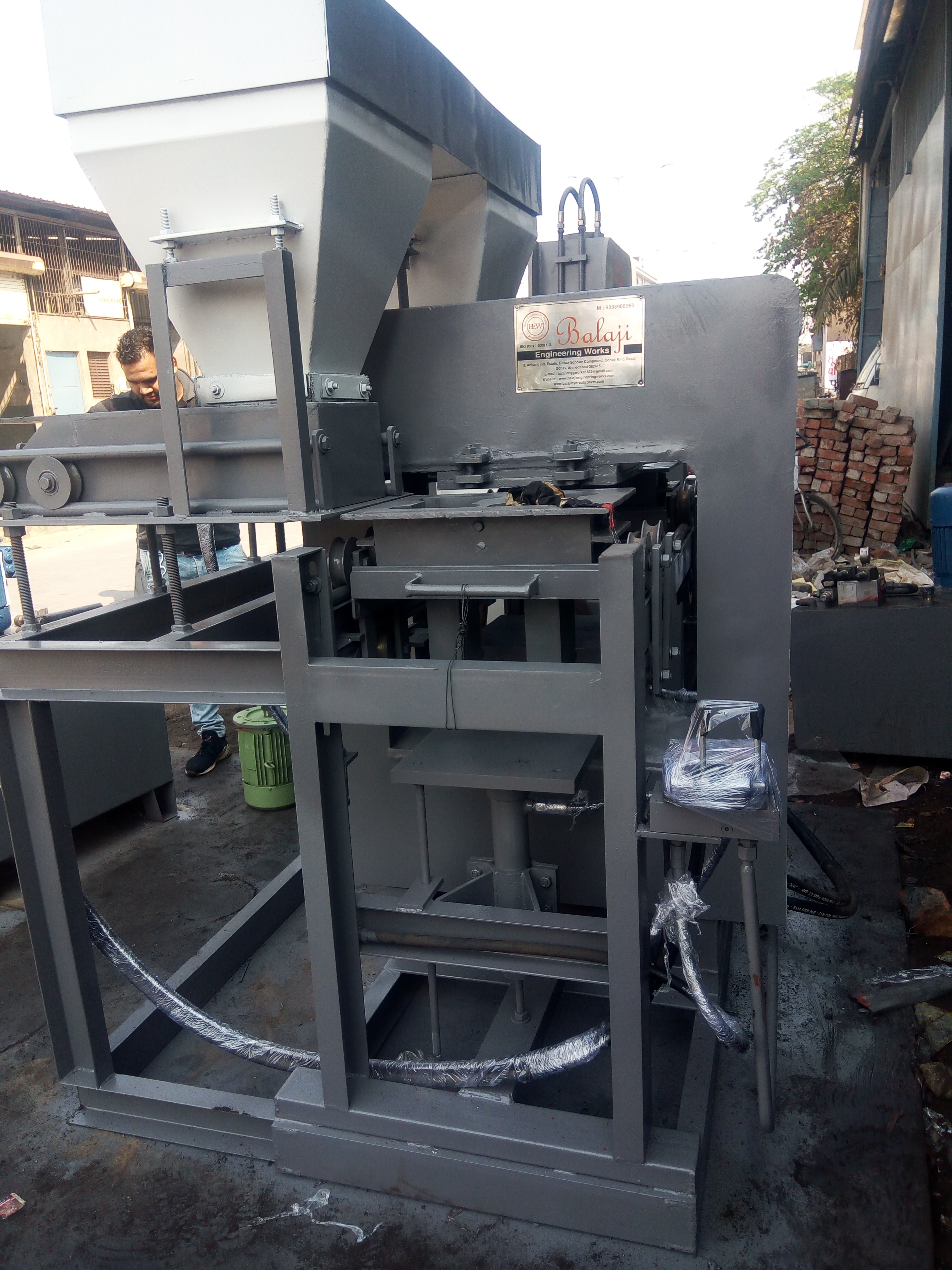 Bew - Sa6050 Semi Auto Fly Ash Bricks & Block Making Machine (2 In 1 Slider)