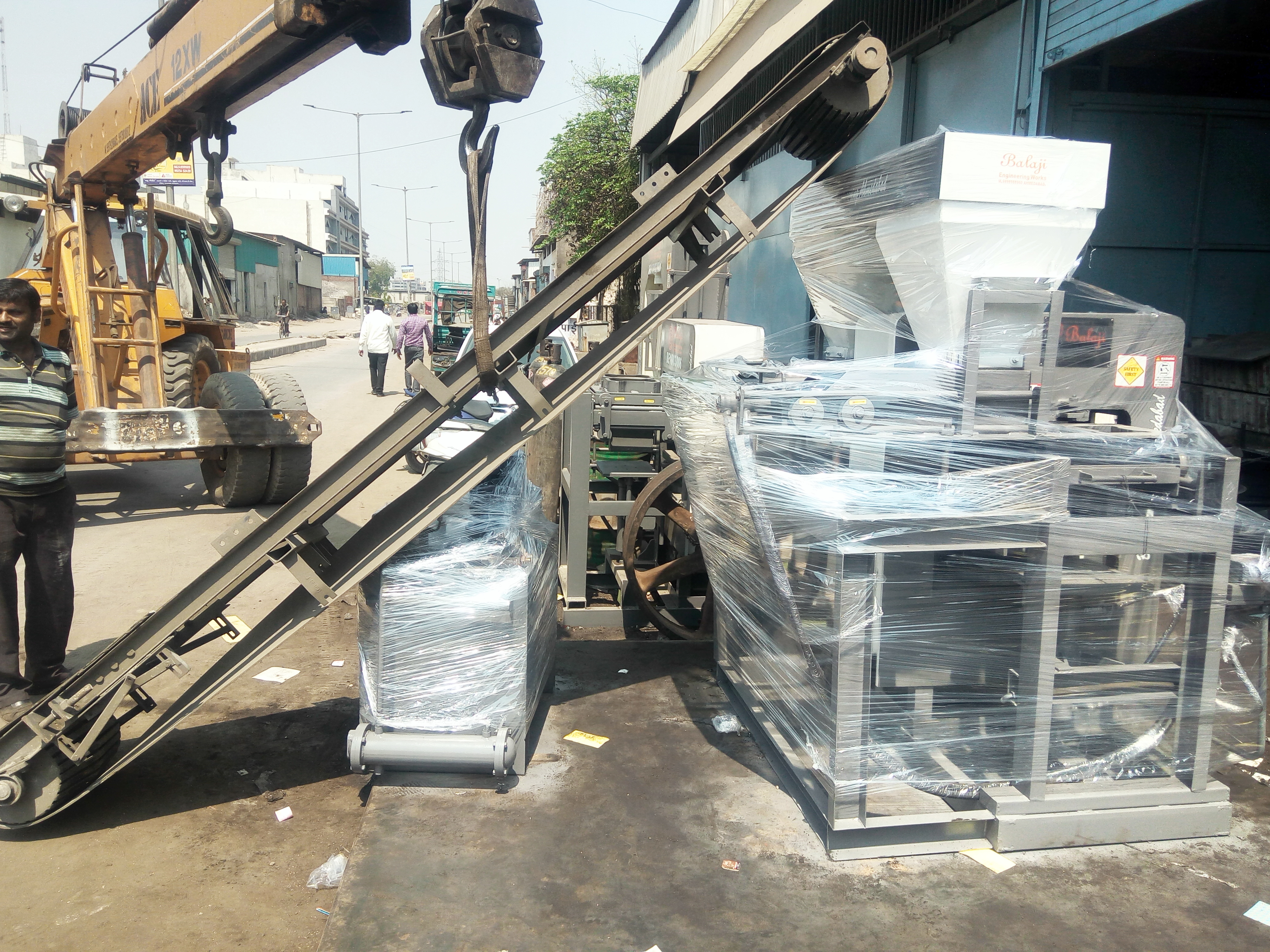 Bew - Sa6050 Semi Auto Fly Ash Bricks & Block Making Machine (2 In 1 Slider)