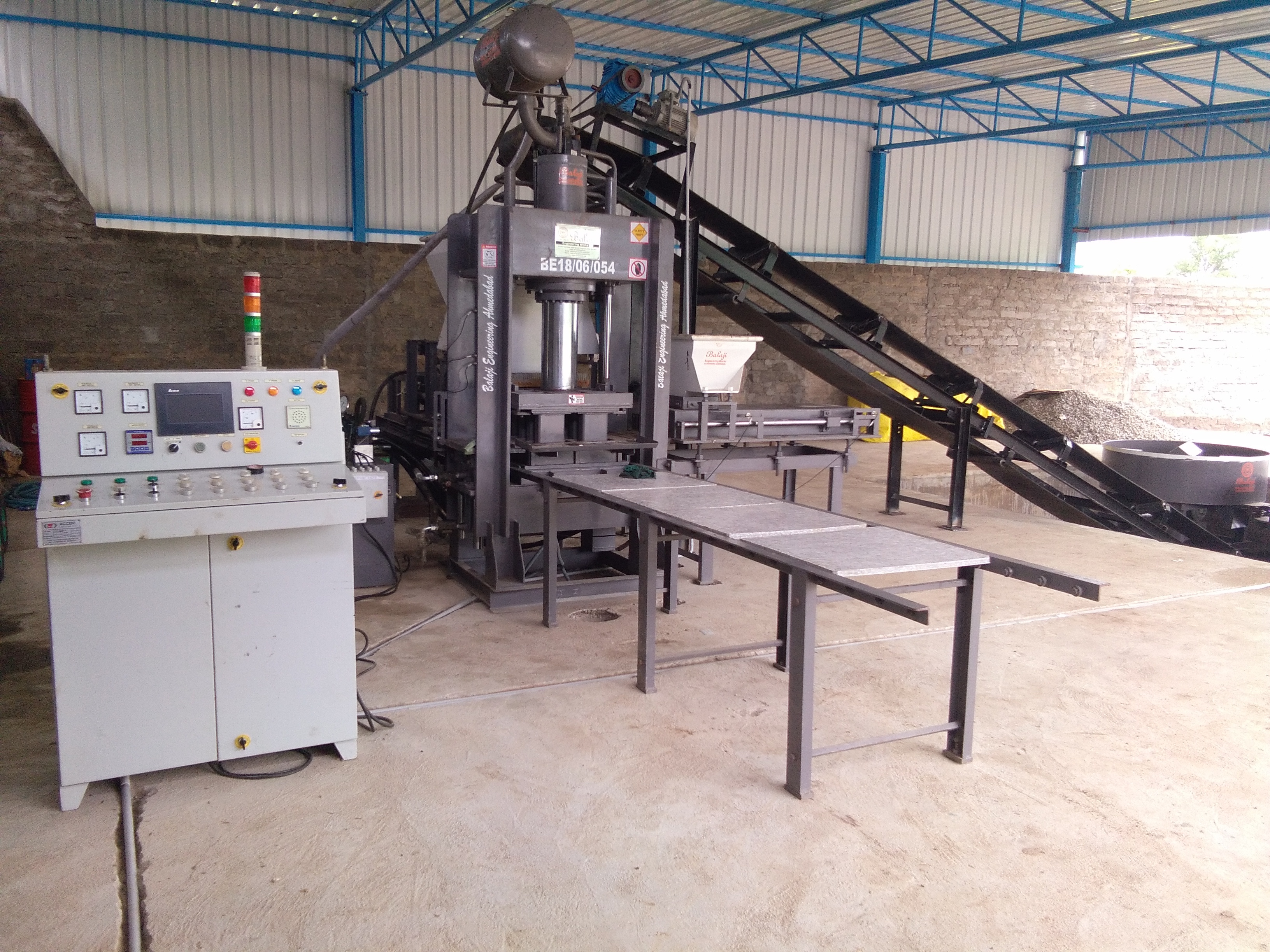 Bew - Fa200 Automatic Fly Ash Bricks Making Machine Pallet Size: 210 X 130 X 75 (Maximum As Per Party Requirement)