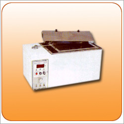 प्रतिस्थापनात्मक झूलने वाला जल स्नान