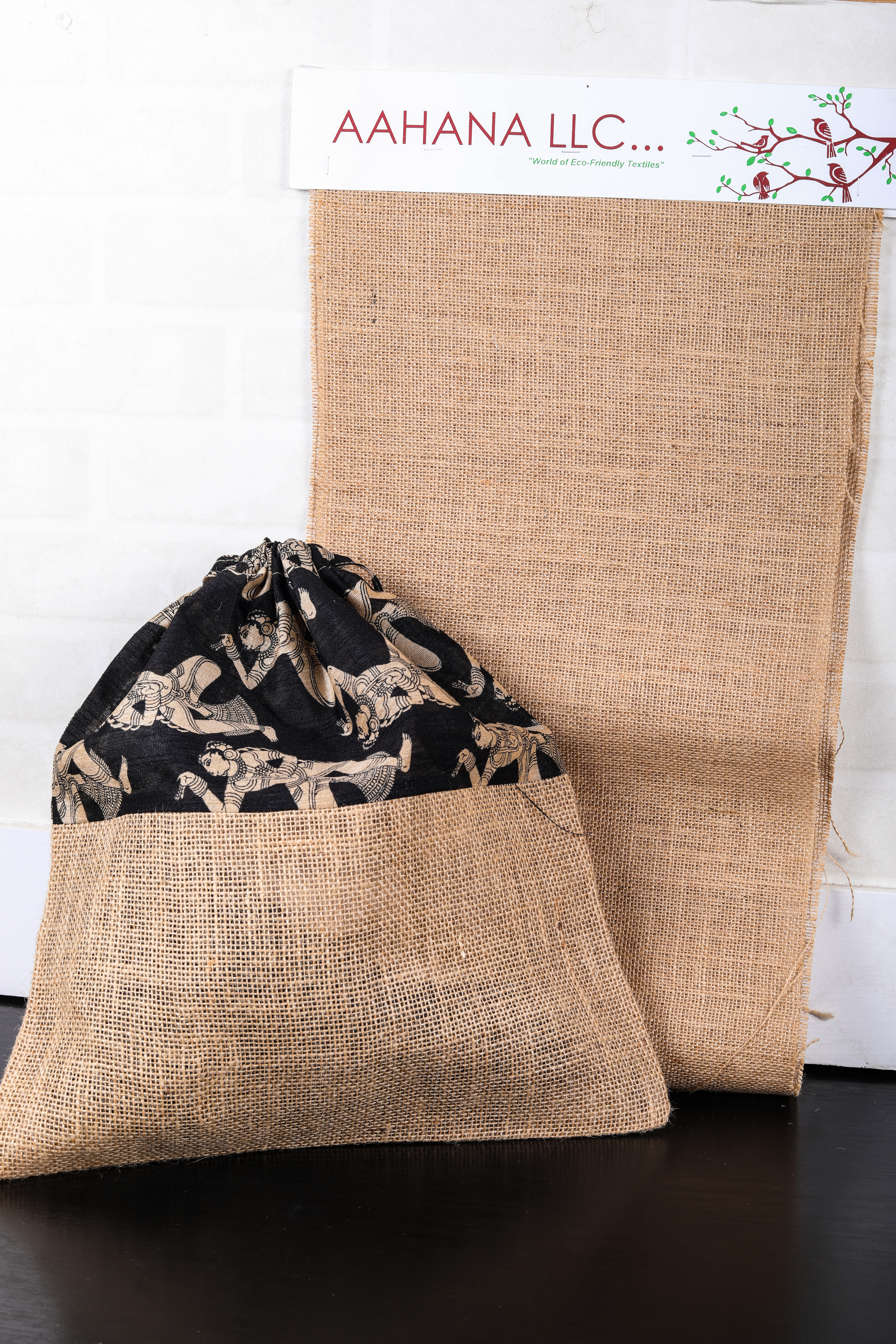 Jute Fabric - Plain Weave | Soft And Breathable, Tear-proof, Elegant Finish, Eco-friendly, Versatile For Garment Manufacturing And Crafts