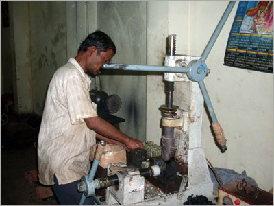 ऑटोमोटिव पार्ट्स और कॉम्पोनेंट्स