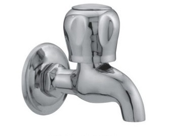 फ्लैंग के साथ ब्रास बिब कॉक