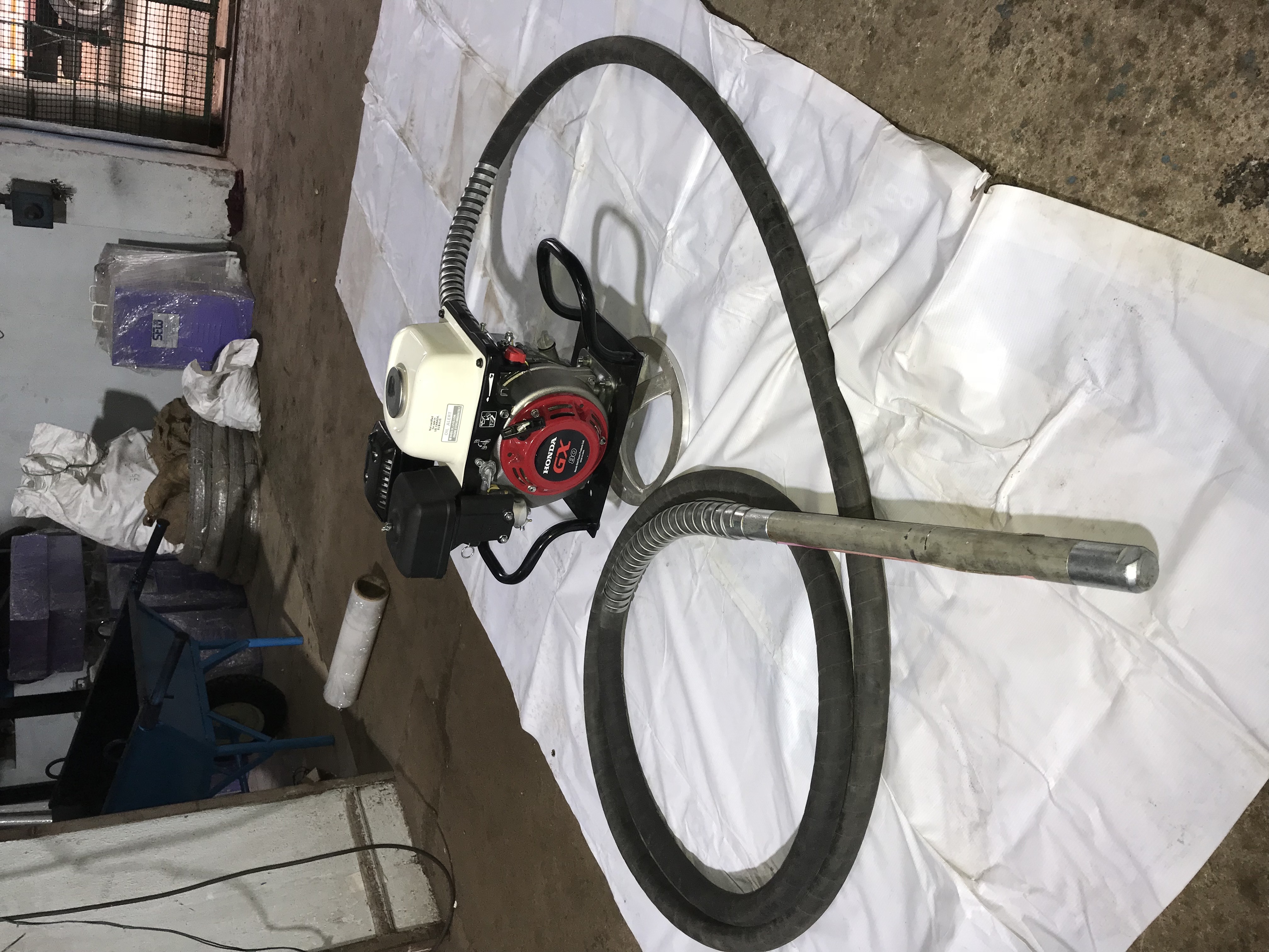 Needle Vibrator - 3 Hp Honda Gx-80 Engine, 6 Metres Length , Vibrational Speed 2850/3000 M/min, Durable Needle Tips 25mm, 40mm, 60mm
