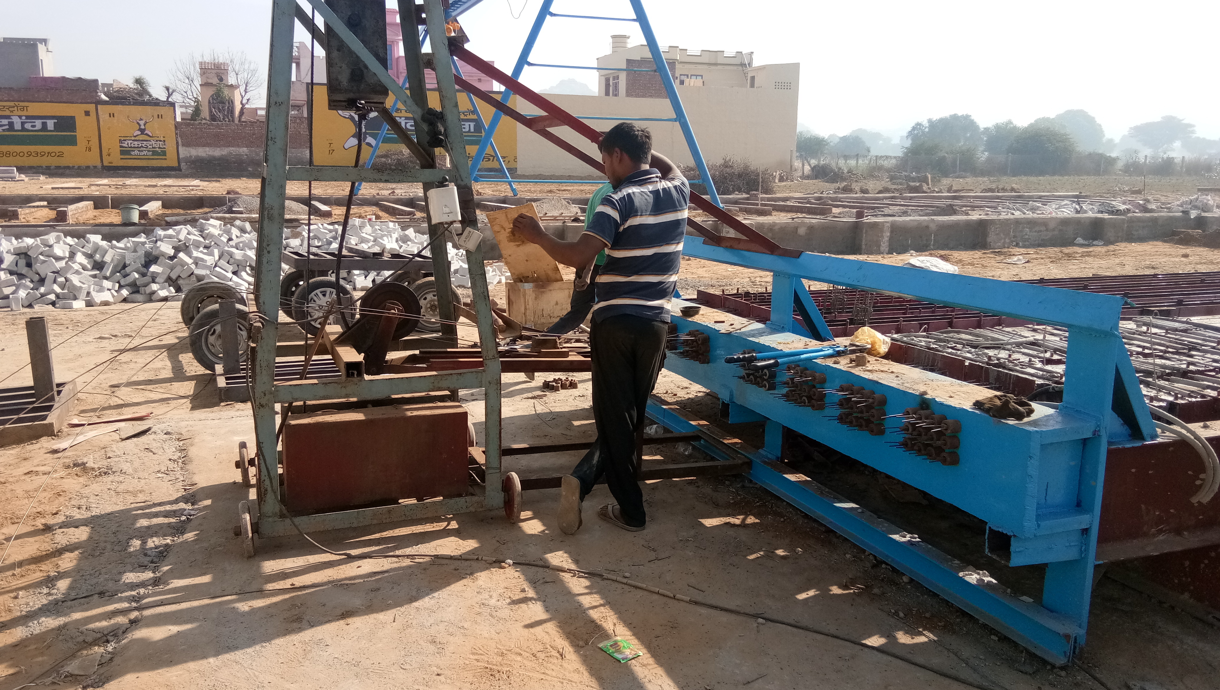 Psc Electric Pole Mould - Steel Material, 400-450 Weight, H R Steel Molding | Flawless Production Of Pole Benches, Easy Installation, 10-year Mould Life