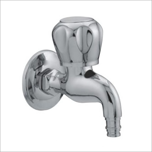 फ्लैंग के साथ ब्रास बिब कॉक