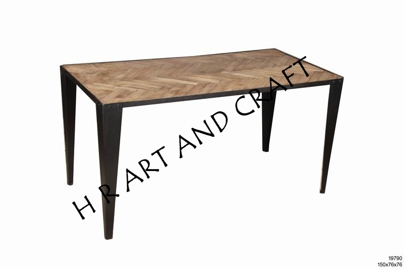 Vintage Coffee Table - Wooden Top With Iron Frame , Black Powder Coating Finish, Antique Style For Restaurants And Cafes