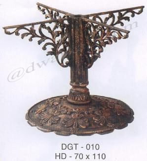 Wakefield Cast Iron Garden Table Base - Color: Black