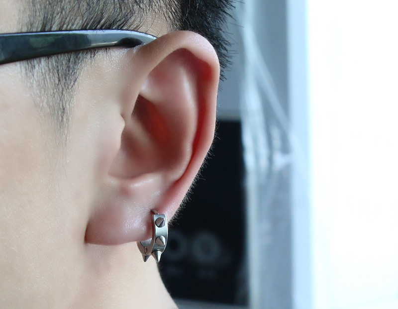 Black Spiky Stud Earrings Gender: Men