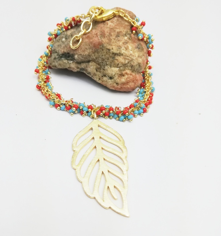 Turquoise And Red Color Smooth Round Bead Cluster Chain Bracelet With Gold Plated Charm Diameter: 6.5 Inch (In)