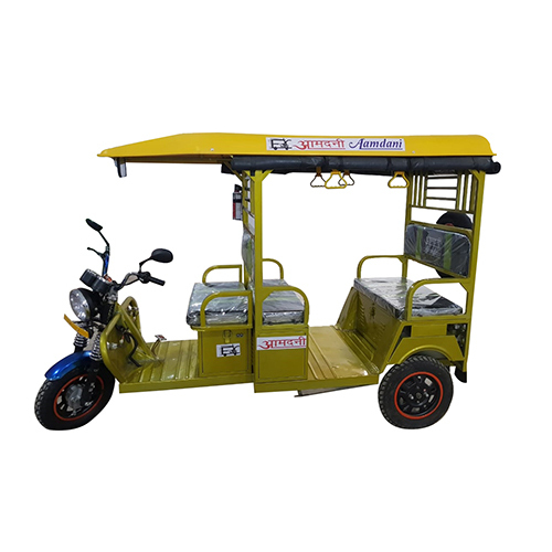 आमदनी ई-रिक्शा डीएलएक्स। विस्थापन: 435 सीसी