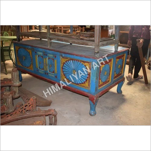 Indoor Wooden Table Length: 83 Perch