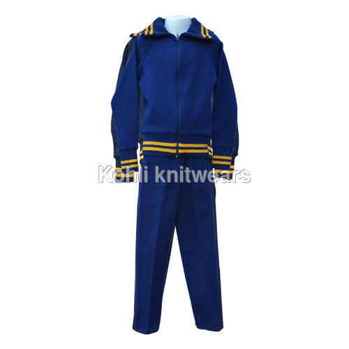 यूनिफॉर्म ट्रैकसूट