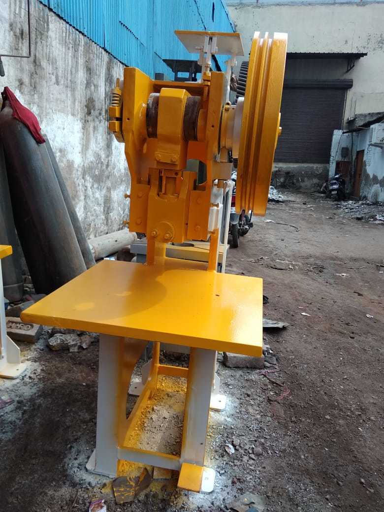 Chappal Cutting Machine
