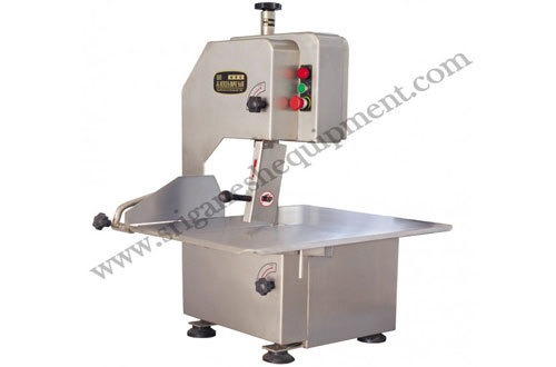 हड्डी काटने का एक प्रकार का हथियार