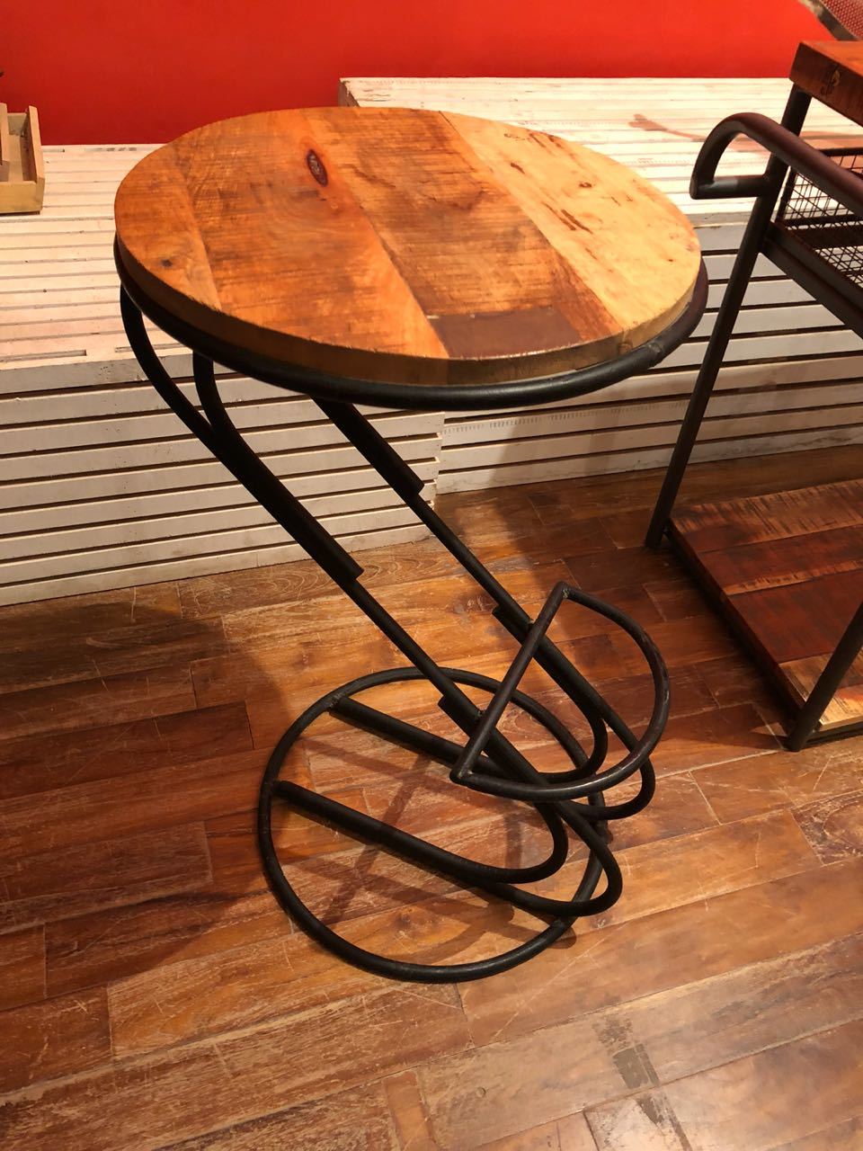 Industrial Adjustable Coffee Tables - Leather 24x15x28 Cm Glossy Finish | Elegant Design With Smooth Polishing And Sturdy Wood And Iron Build
