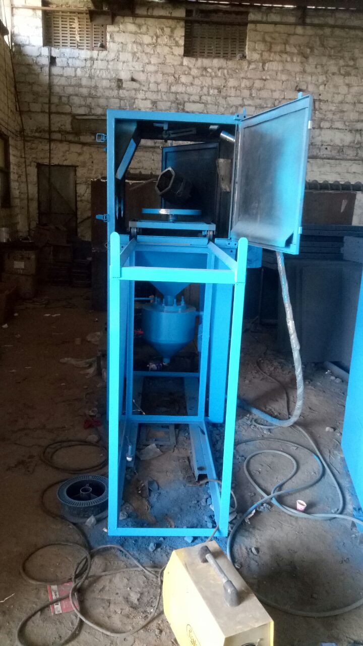 Cabinet Type Sand Blasting Machine