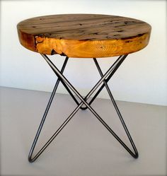 Smooth Finishing Wooden Coffee Table With Reclaim Wood Top