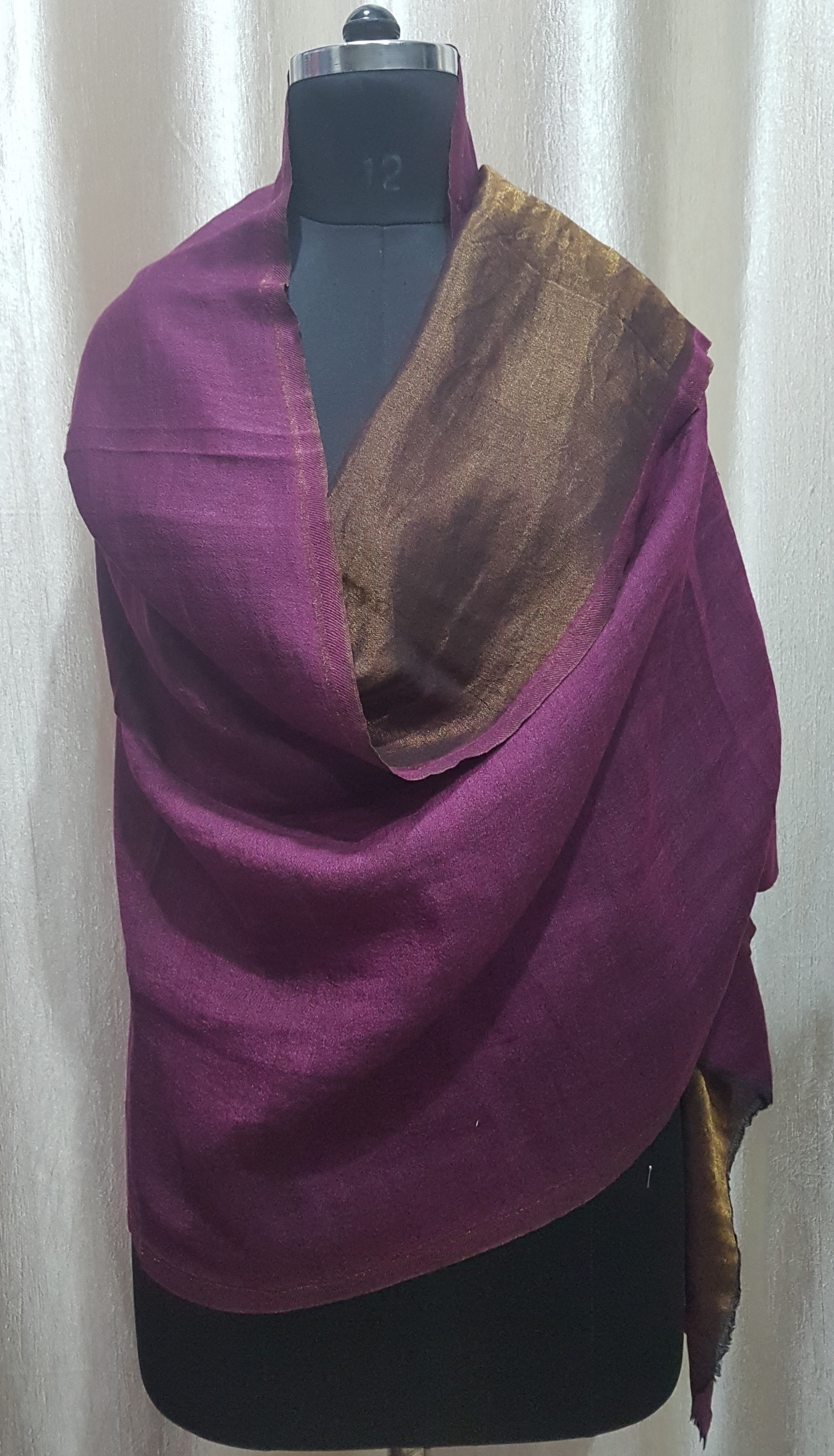 Assorted Fine Wool Reversible Zari Stoles