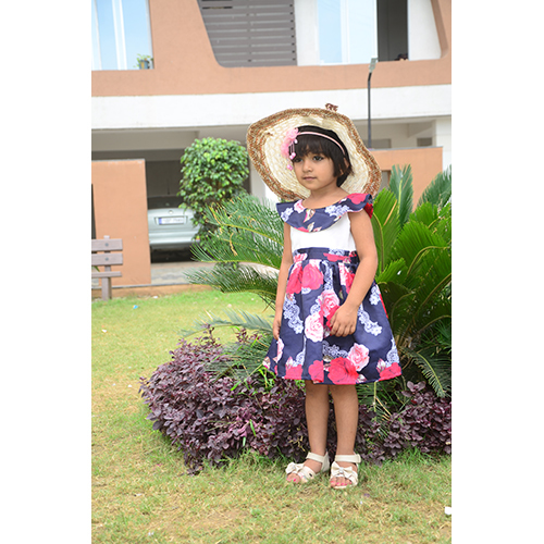 बेबी रोज़ प्रिंट फ्रॉक आयु समूह: 0 से 5 वर्ष