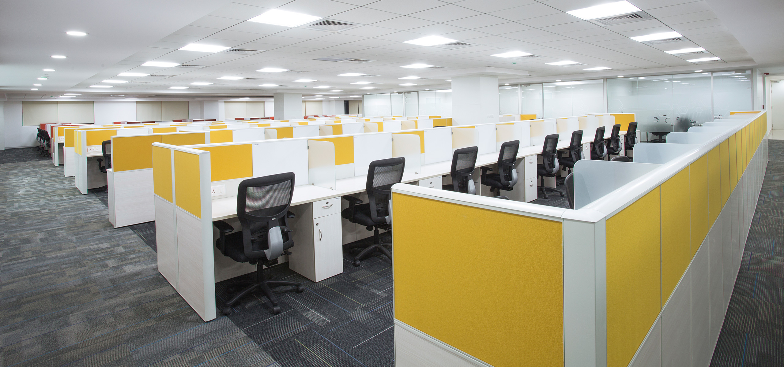 Machine Made Office Work Station And Cubicles