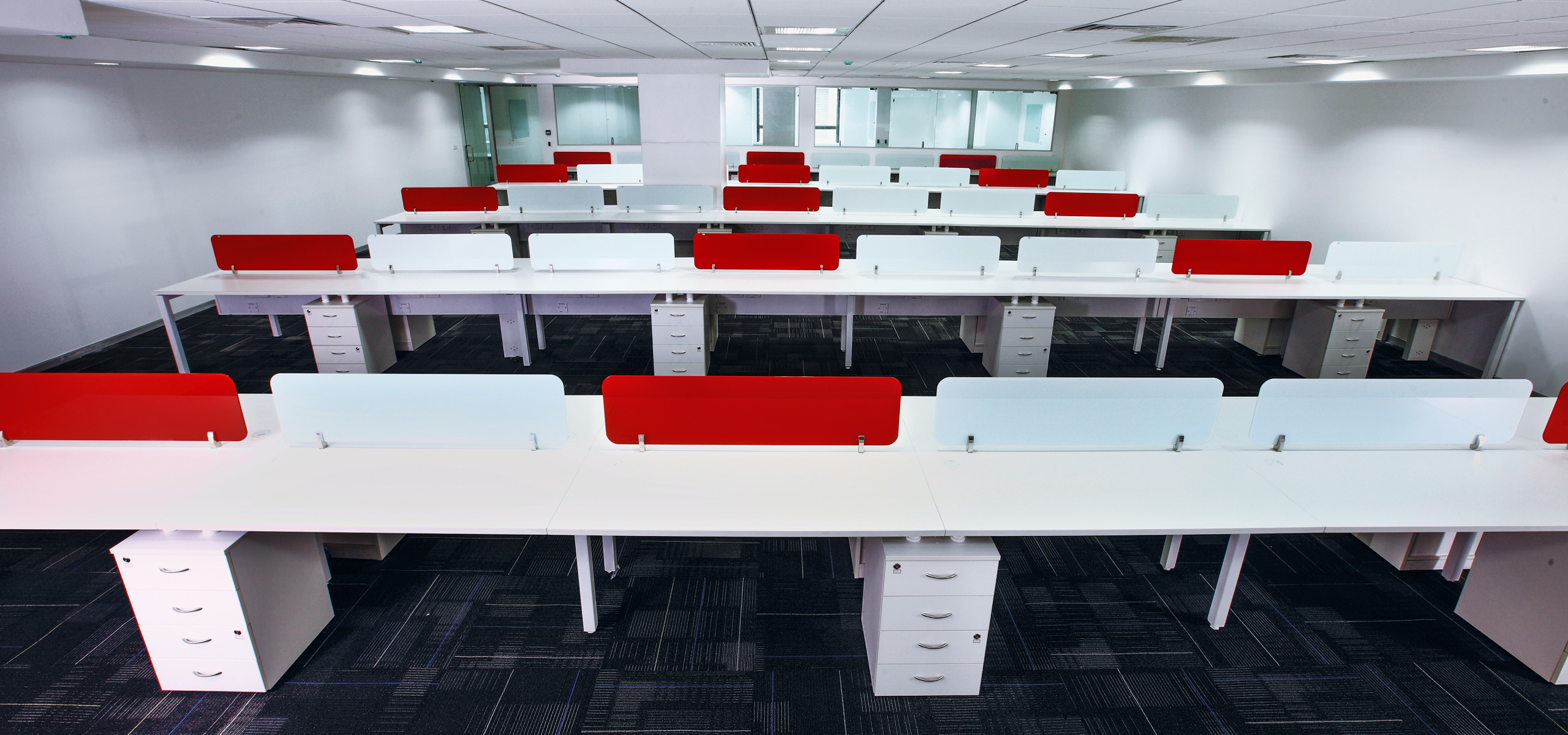 Machine Made Office Work Station And Cubicles