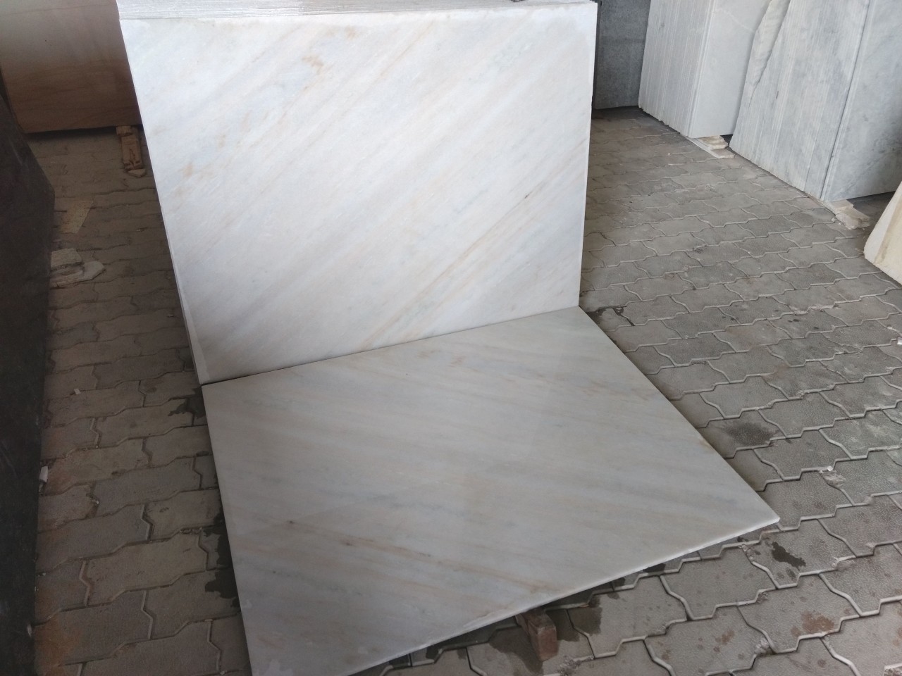 Morwad White Marble Size: 63*39*80