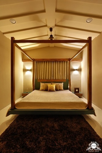 Machine Made Vintage King Size Bed