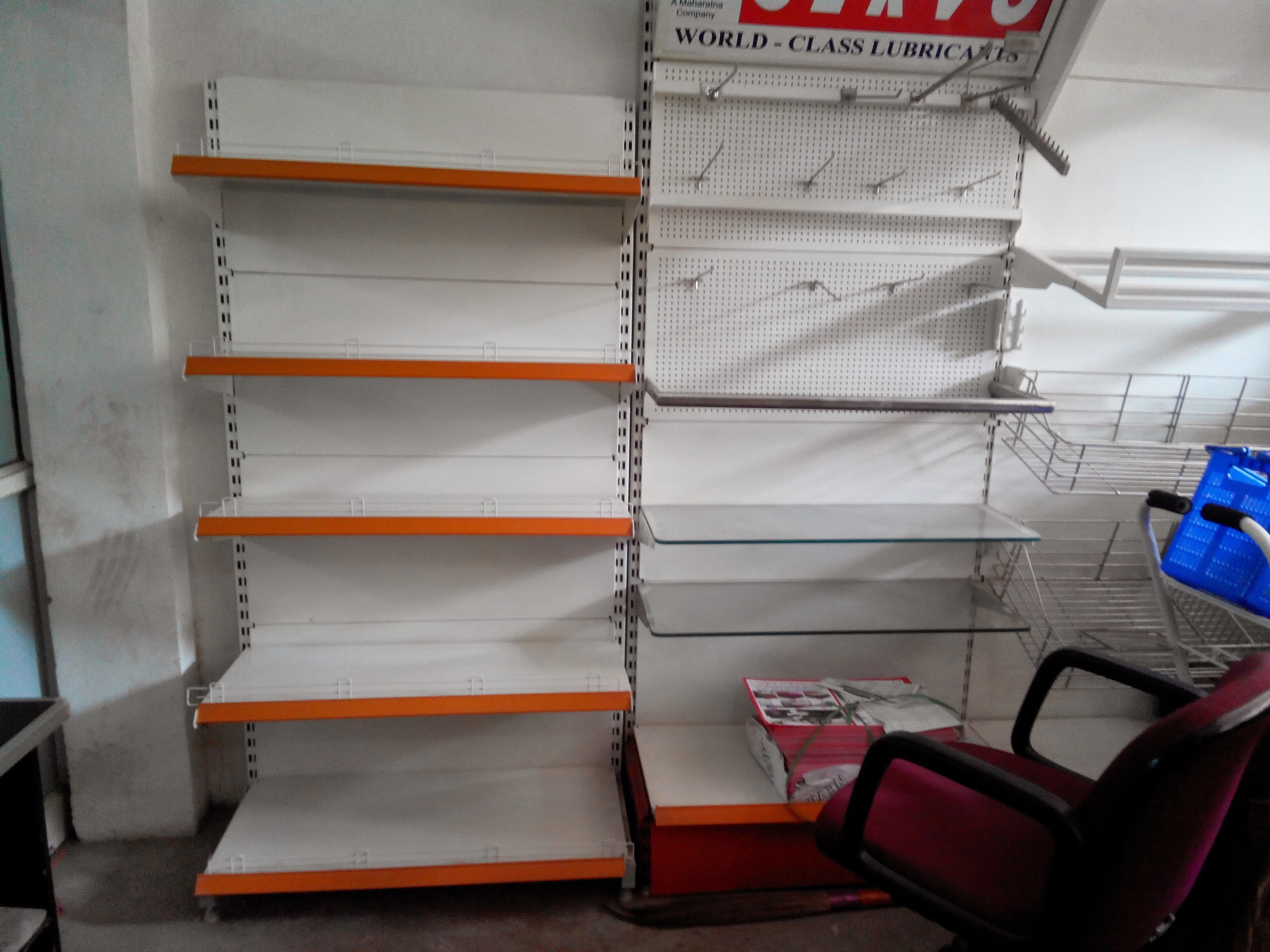 Pin Display Racks Capacity: 100 Kg/day