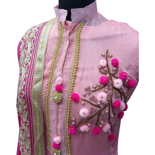 कशीदाकारी महिलाओं की गुलाबी कुर्ती