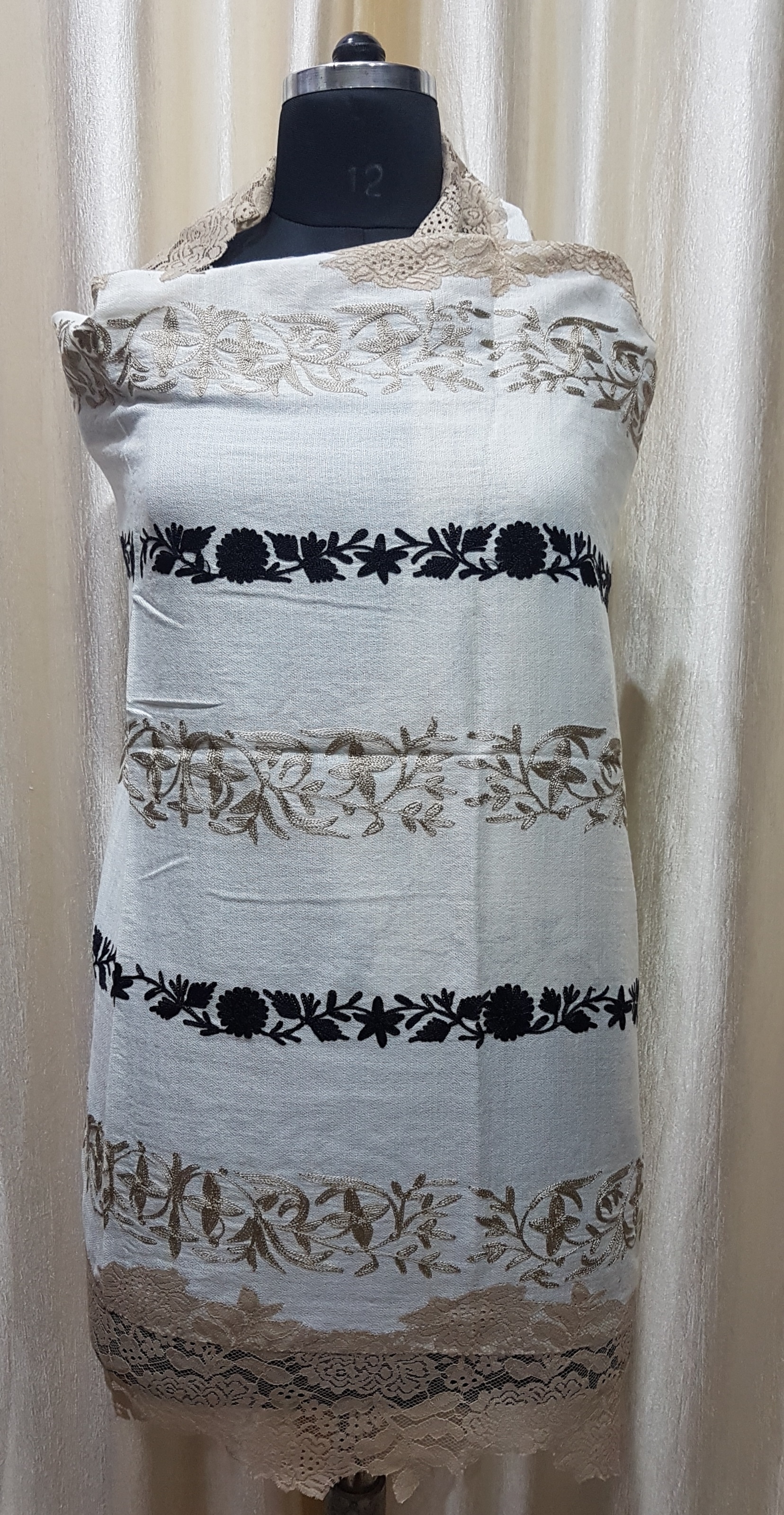 Assorted Fine Wool 4 Side Lace
