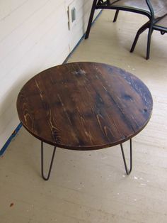 Smooth Finishing Coffee Table With Reclaim Wood Top