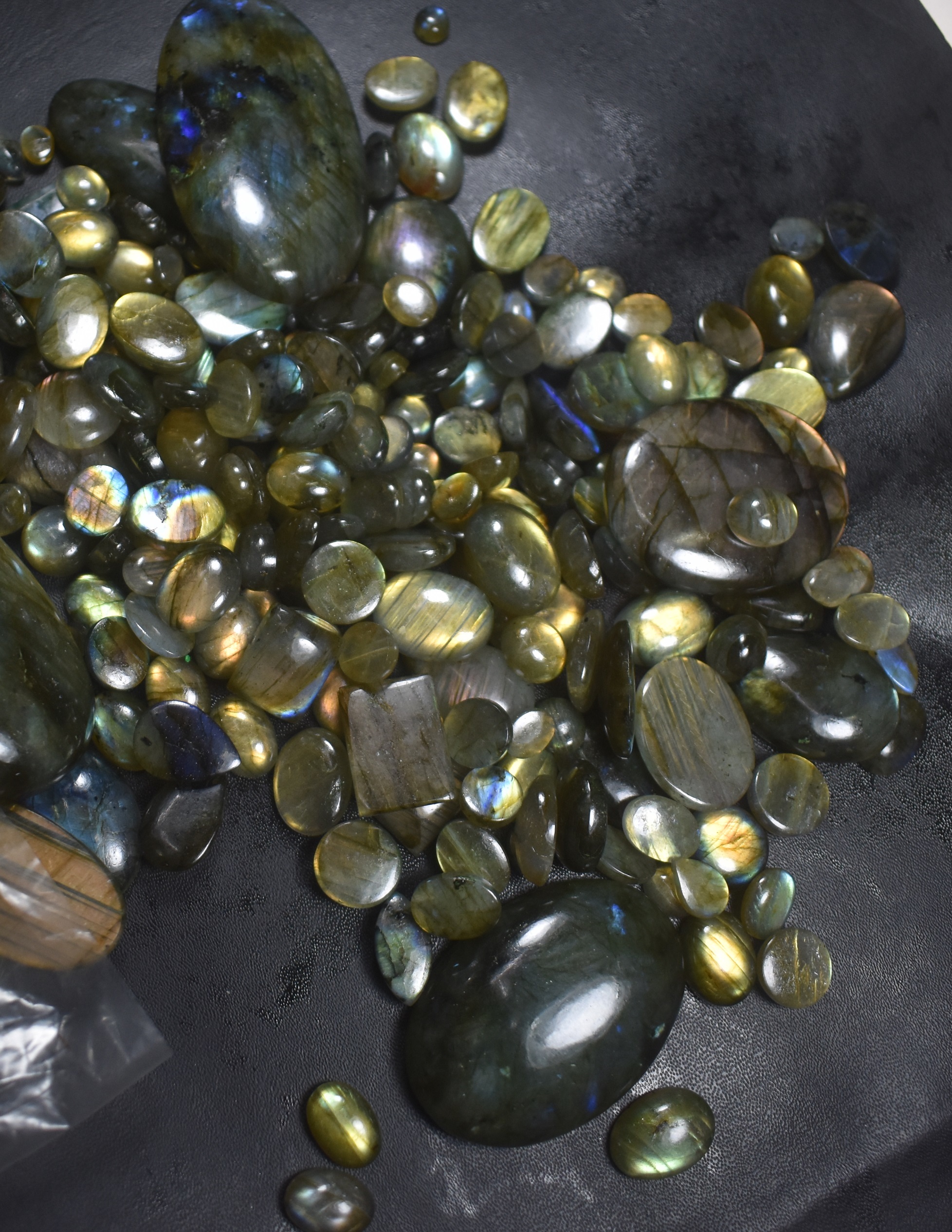 Black Rainbow Polished Stone Lebradol