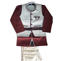 लड़कों पार्टी कुर्ता पायजामा पहनें