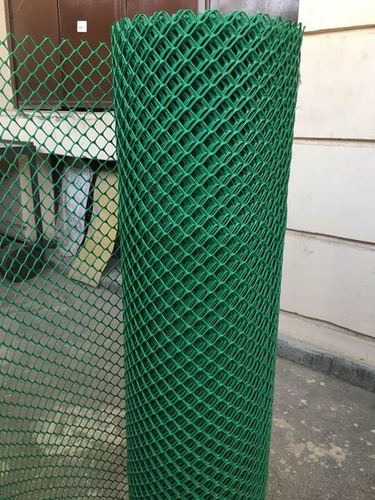 Hexagonal Fencing Net - Metal Mesh, 25 Meter Roll, 1-2 Mtr Widths | Green Color, Square Hole Shape, Industrial Usage