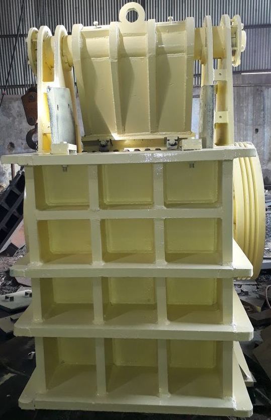 Secondary Jaw Crusher - En 8 Grade Shaft, Branded Bearings , High-quality Ms Plate Body, 17% Manganese Jaw Plate