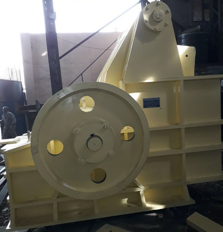 Secondary Jaw Crusher - En 8 Grade Shaft, Branded Bearings , High-quality Ms Plate Body, 17% Manganese Jaw Plate