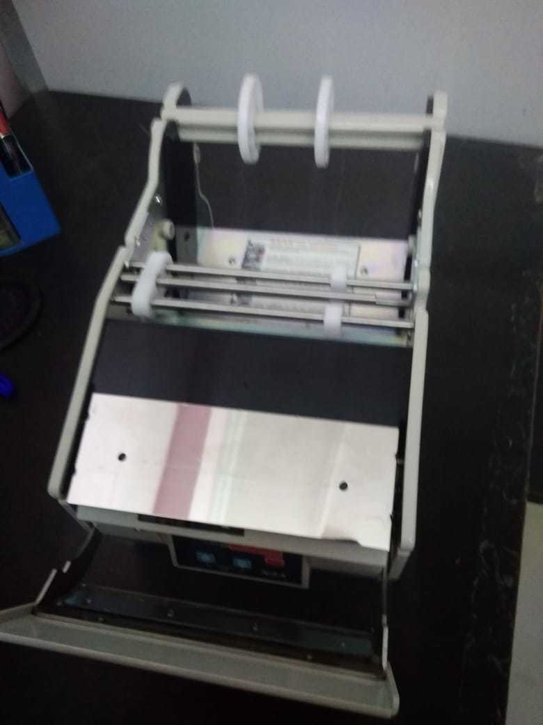 Ken Kou X-130 Automatic Label Dispenser - Color: White