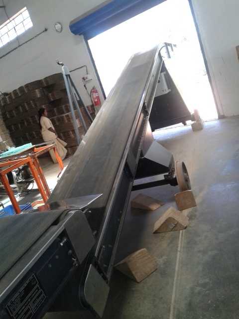 Truck Loading And Unloading Machines Load Capacity: 36 Tonnes Per Hour Metric Ton