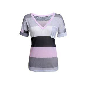 महिलाओं के वी-नेक टी-शर्ट