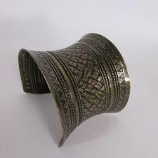 Metal Cuff Bracelet - Premium Stainless Steel Finish | Sleek Modern Design, Adjustable Fit, Versatile Fashion Accessory