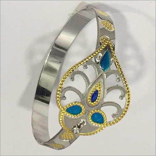 स्टाइलिश सिल्वर बांगल्स