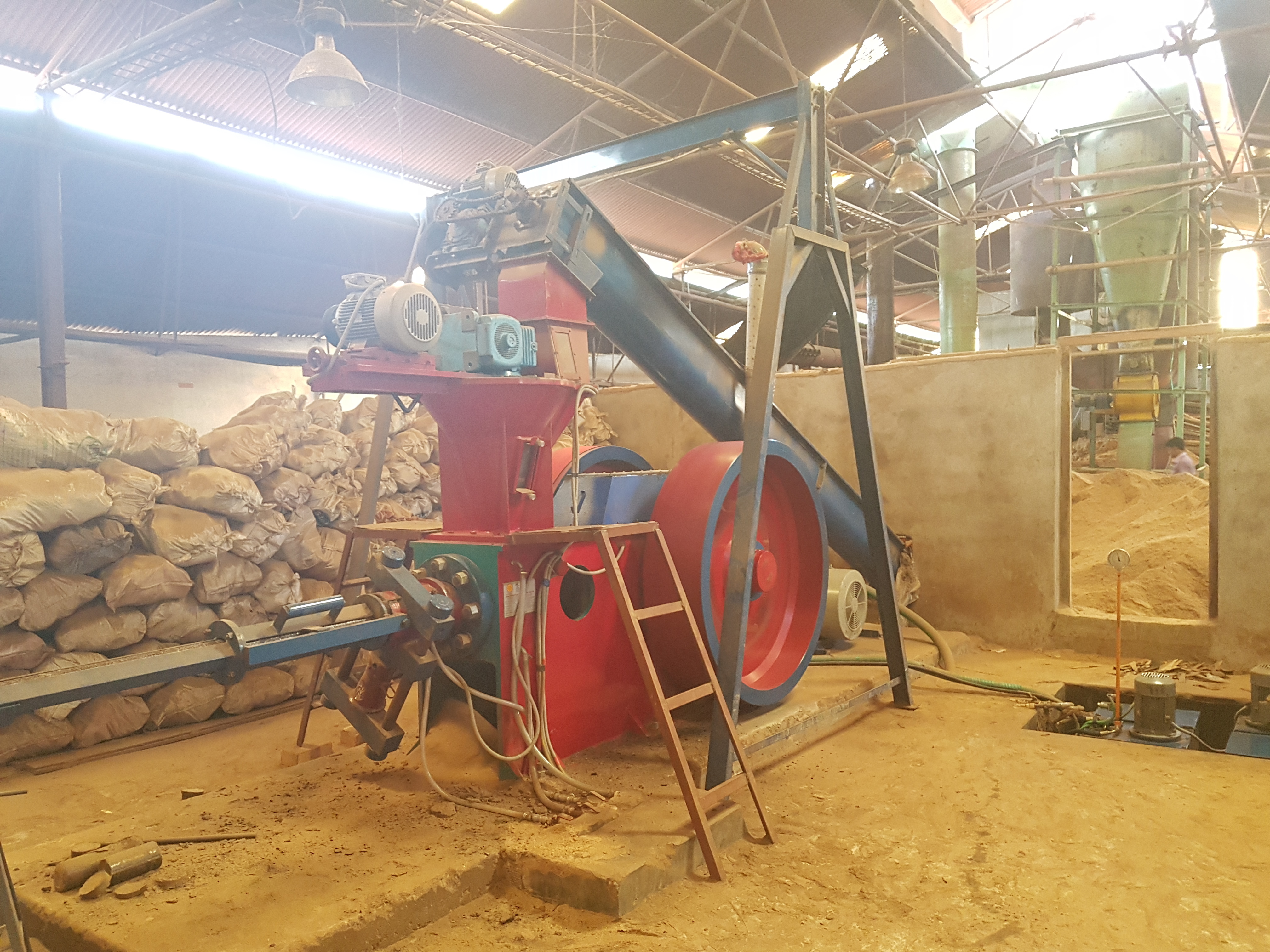 Biomass Briquette Machine Briquette Size: 90mm