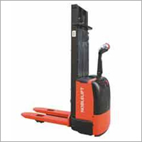 इलेक्ट्रिक स्टेकर