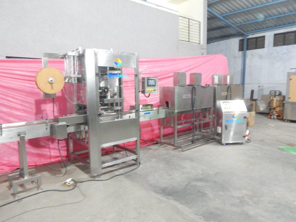 Automatic High Speed Shrink Sleeve Labeling Machine - Stainless Steel, 2500l*1200w*2200h Mm | 500-600 Bottles Per Minute, Plc Control System, Low Maintenance