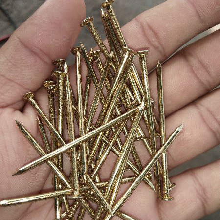गोल्डन गैल्वनाइज्ड नाखून
