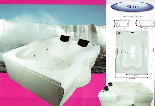 सादा बाथटब