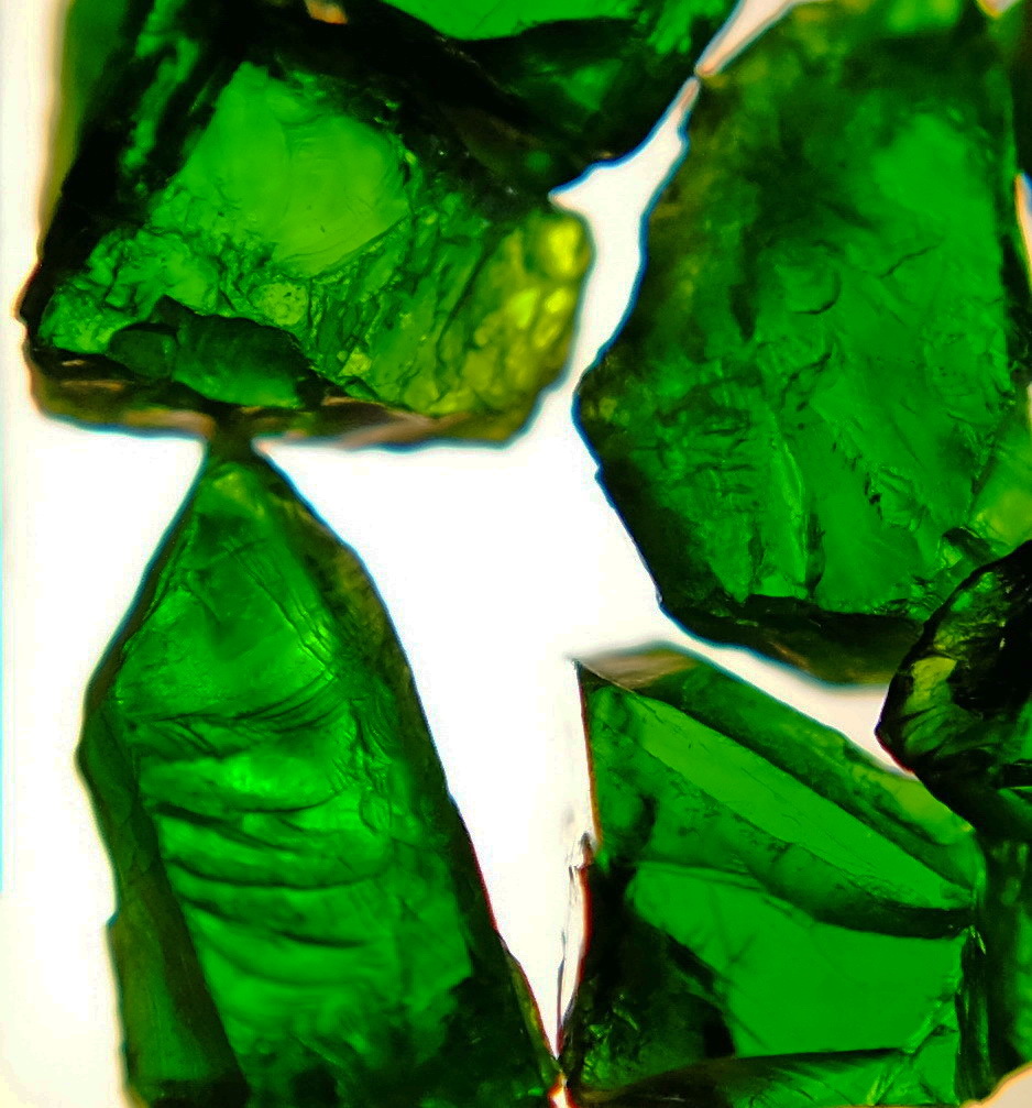 Chrome Diopside Rough Hq 600