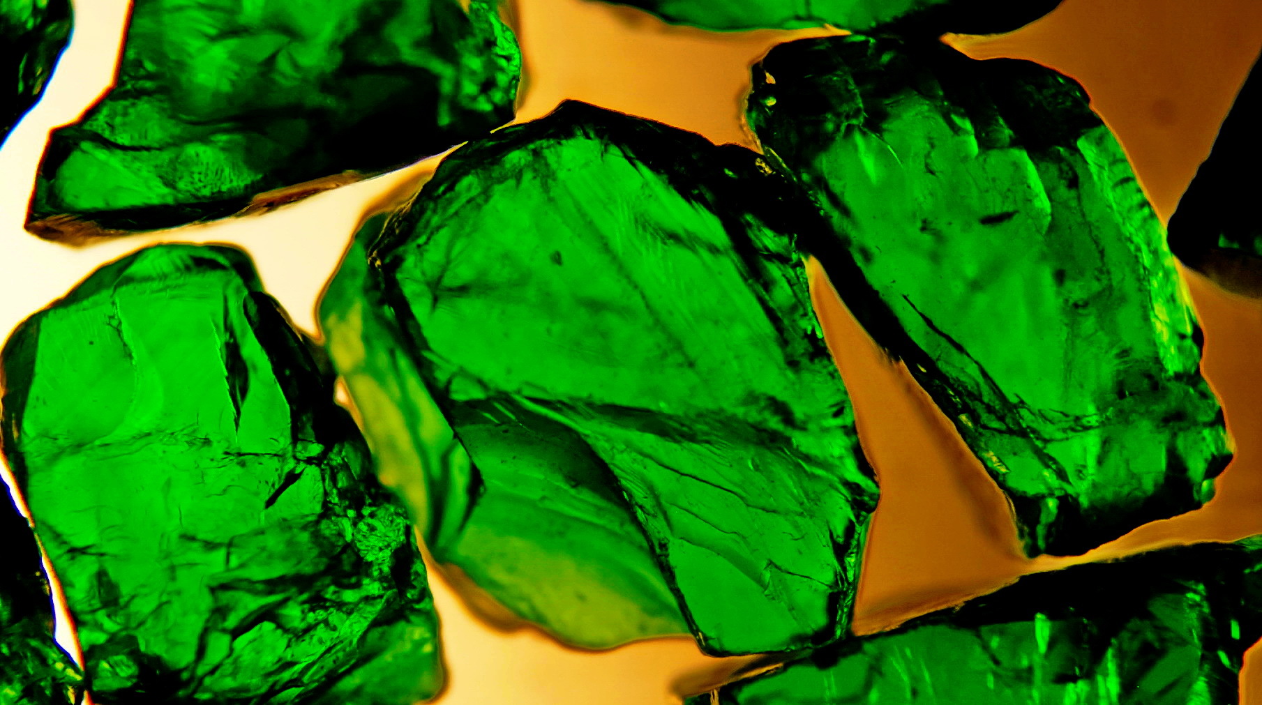 Gemstone Chrome Diopside Rough Hq 1000